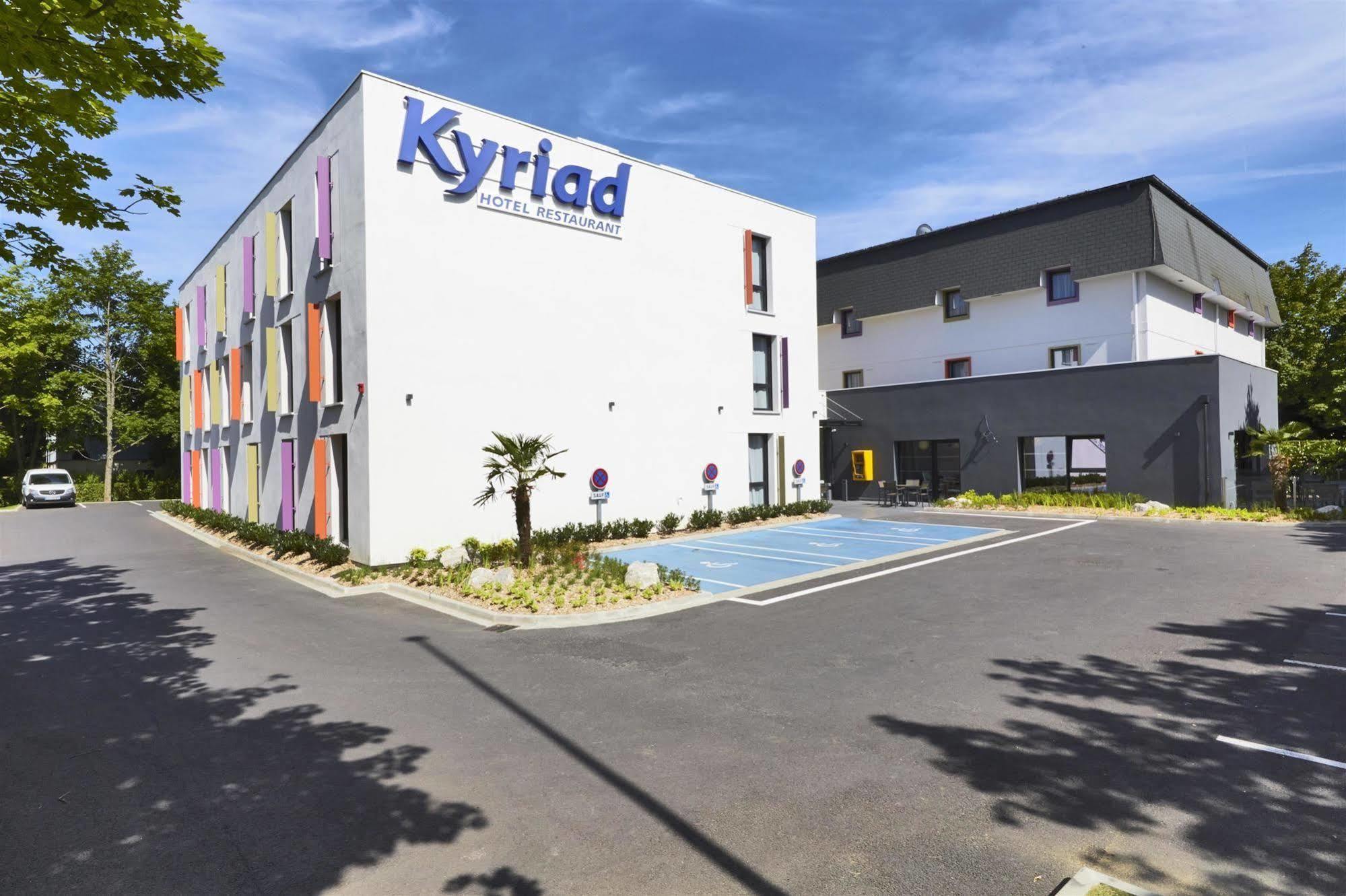 Kyriad Saint Quentin En Yvelines - Montigny Екстериор снимка