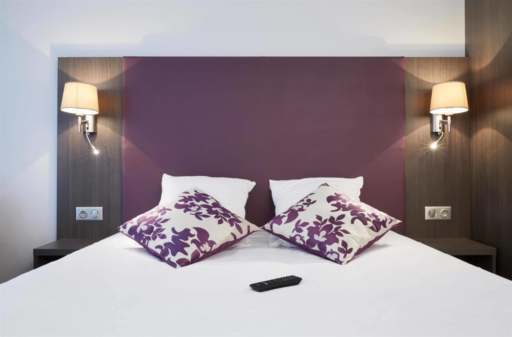 Kyriad Saint Quentin En Yvelines - Montigny Екстериор снимка
