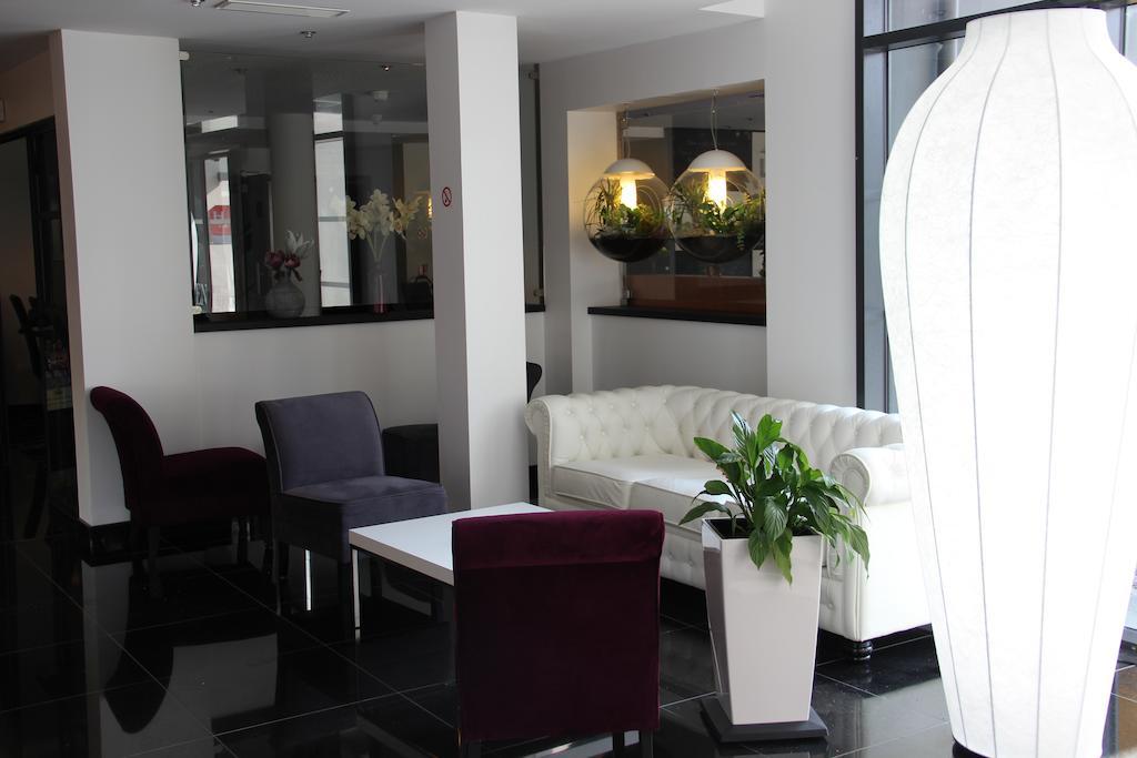 Kyriad Saint Quentin En Yvelines - Montigny Екстериор снимка